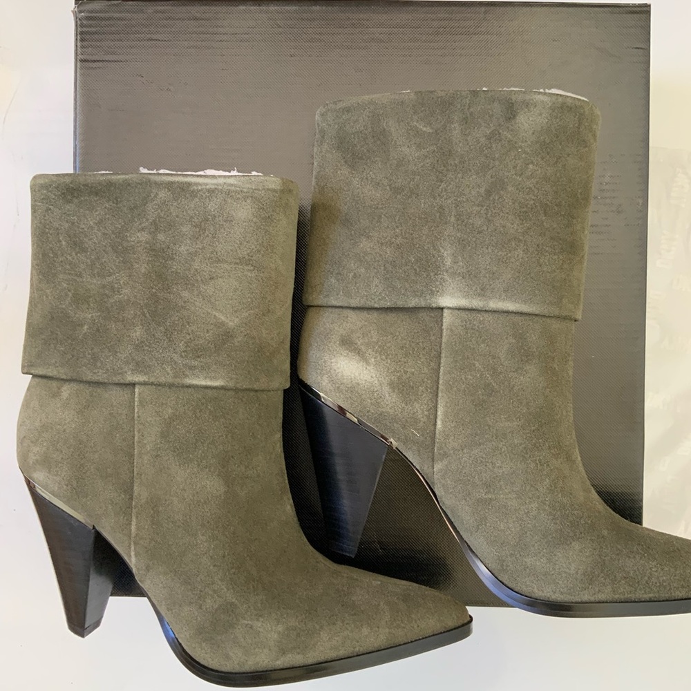 DKNY Women’s boots - Picture 3 of 13